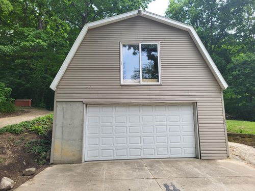 131 Peterson Dr, Gobles, MI, 49055-9704 | Card Image