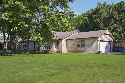 3637 143rd St, Bixby, OK, 74008-7615 | Card Image