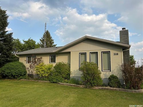 318 3rd Ave, Alameda, SK, S0C | Card Image