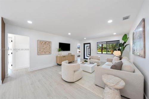 1305 N 31st Rd, Hollywood, FL, 33021-5008 | Card Image