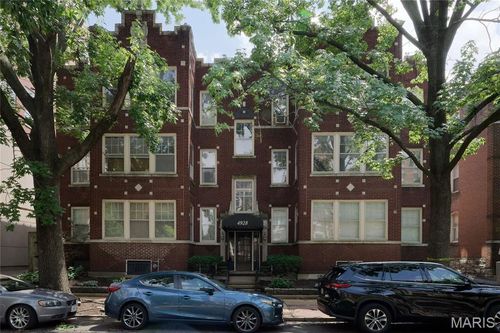 1e-4928 Buckingham Ct, Saint Louis, MO, 63108-1442 | Card Image