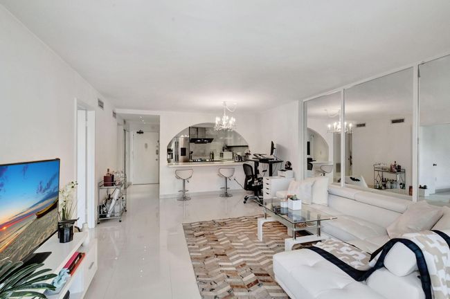 APT-220 - 401 Ocean Dr, Condo with 1 bedrooms, 1 bathrooms and null parking in Miami Beach FL | Image 7