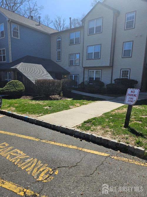 3293 Cypress Ct, MONMOUTH JUNCTION, NJ, 08852-2107 | Card Image