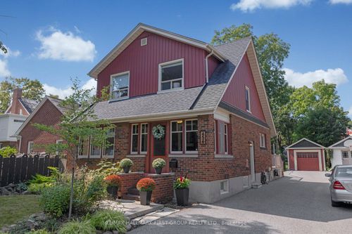 {{alt}} | Card Image