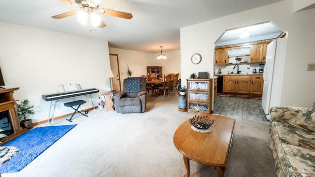 Living Area | Image 15