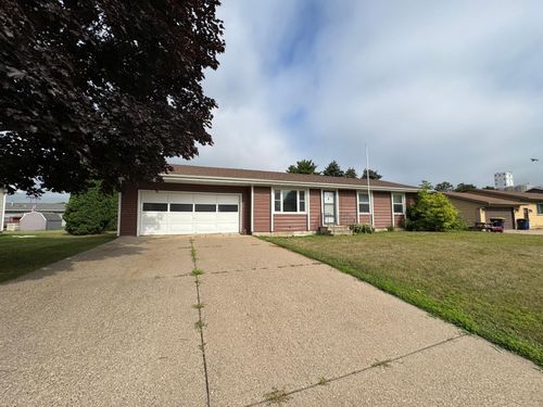 1032 W Elm St, Lake City, MN, 55041-2027 | Card Image