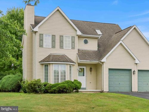 1015 Willow Dr, ORWIGSBURG, PA, 17961-9642 | Card Image