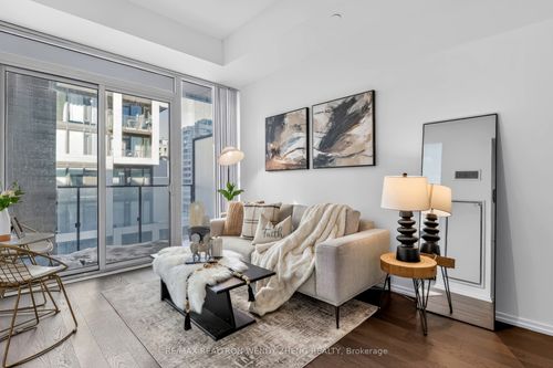 1133-8 Hillsdale Ave E, Toronto, ON, M4S0B2 | Card Image