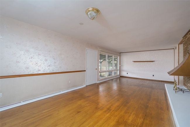 Living Room | Image 7