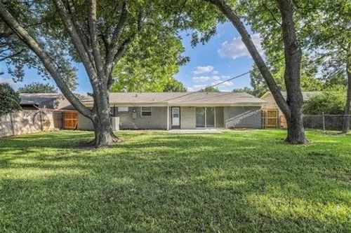 2023 Menefee St, Arlington, TX, 76010-2131 | Card Image