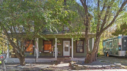 70 State St, Nicholson, PA, 18446-8207 | Card Image