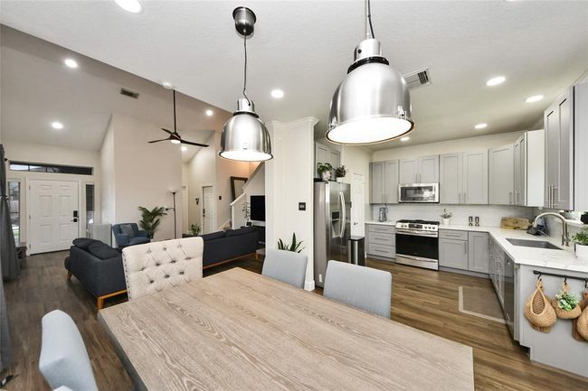 Open Floor plan! perfect for everyday meals or entertaining guests. | Image 10
