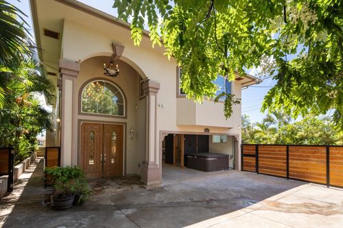 841 20th Ave, Honolulu, HI, 96816-4528 | Card Image