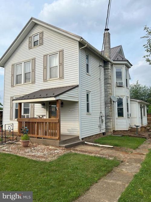 304 W 4th St, PORT ROYAL, PA, 17082-9520 | Card Image