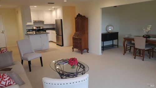 apt-327-100 Thorndale Dr, San Rafael, CA, 94903-4572 | Card Image