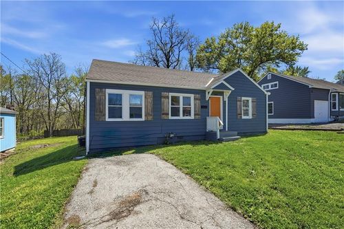 5609 Oakland Ave, Kansas City, MO, 64129-2642 | Card Image