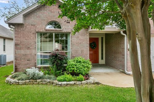 115 Songbird Dr, Fredericksburg, TX, 78624-5447 | Card Image