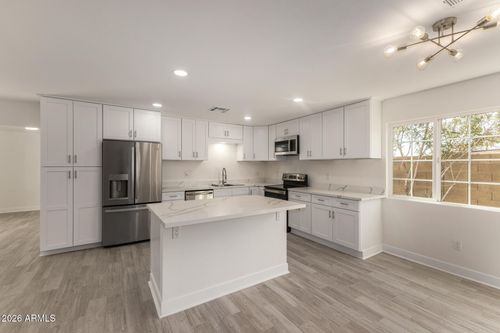 7103 W Vogel Ave, Peoria, AZ, 85345-7292 | Card Image