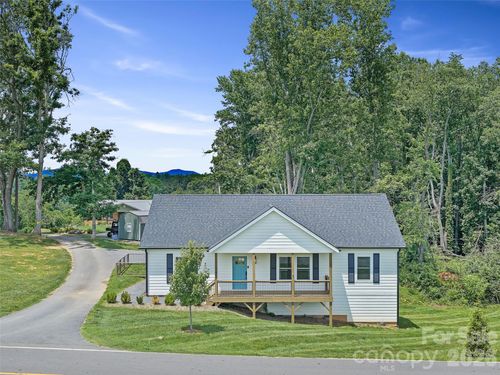 105 Crowder Hills Ln, Asheville, NC, 28804-2100 | Card Image