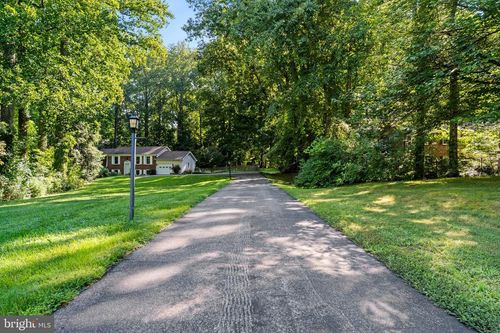 8819 Lafayette Dr, OWINGS, MD, 20736-9509 | Card Image