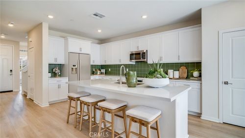 31664 Viviante Dr, Winchester, CA, 92596-7412 | Card Image