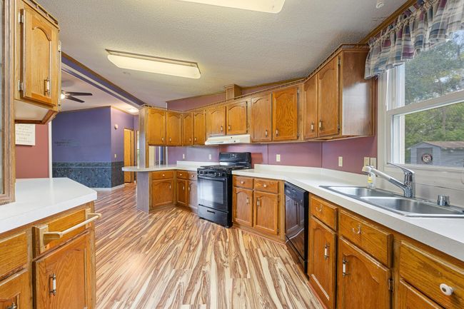 Interior - Kitchen | Image 10