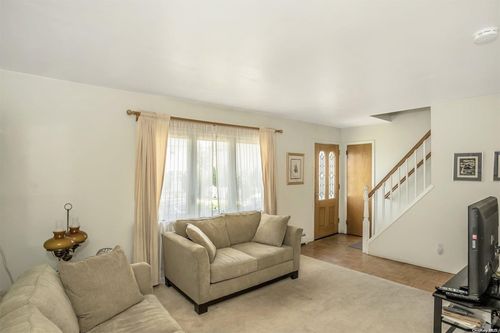 460 Roquette Ave, South Floral Park, NY, 11001-3542 | Card Image