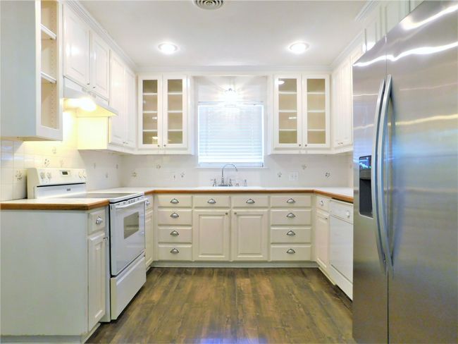 720 Chisholm Trl, House other with 3 bedrooms, 2 bathrooms and null parking in Denton TX | Image 8