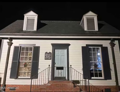 330 Church St, Columbia, MS, 39429-2726 | Card Image