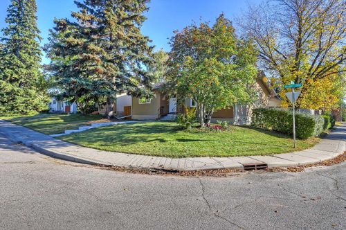 5219 Valiant Dr Nw, Calgary, AB, T3A0Y6 | Card Image