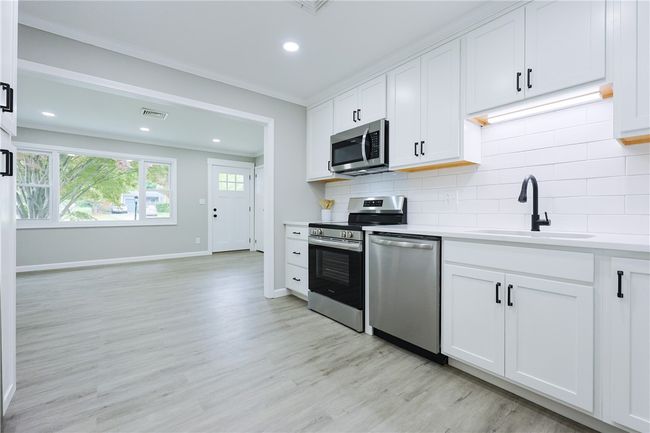 31 Forbes St, House other with 3 bedrooms, 1 bathrooms and 3 parking in Riverside RI | Image 10