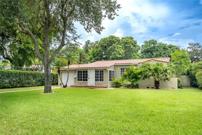 1065 Ne 120th St, House other with 3 bedrooms, 1 bathrooms and null parking in Biscayne Park FL | Image 1