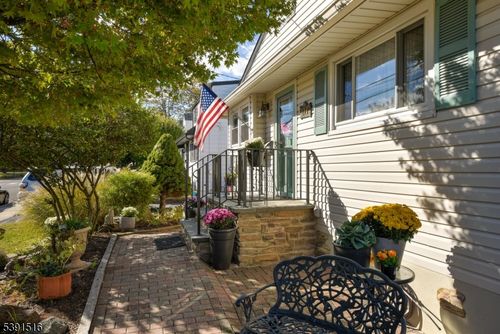 406 Washington Ave, Manville, NJ, 08835-1853 | Card Image