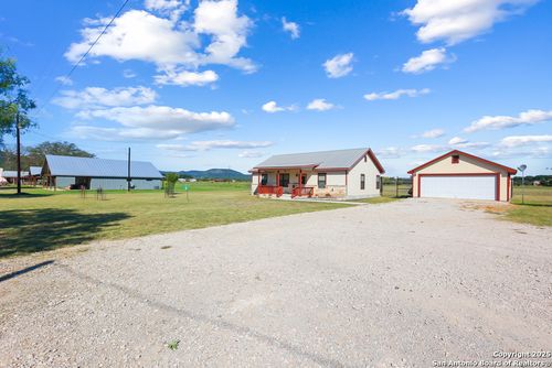 867 Rivertree Rd, Leakey, TX, 78873 | Card Image