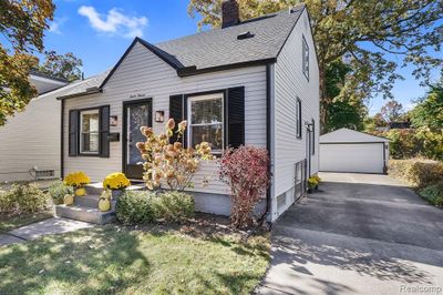 711 N Altadena Avenue, Home with 3 bedrooms, 2 bathrooms and null parking in Royal Oak MI | Image 2