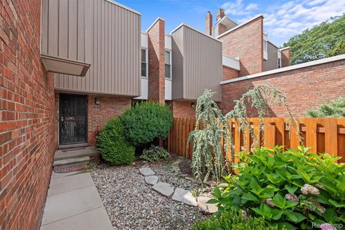 1971 Hyde Park Rd, Detroit, MI, 48207-3819 | Card Image