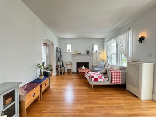 625 Summer St, Arlington, MA, 02474-2423 | Card Image