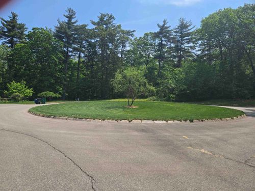 13 Stoneleigh Dr, Derry, NH, 03038-4857 | Card Image