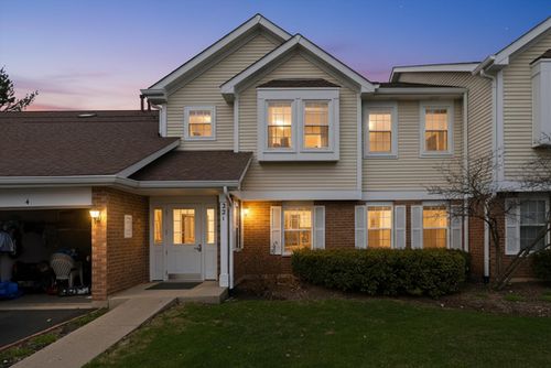 3-221 Norfolk Ct, Roselle, IL, 60172-4007 | Card Image