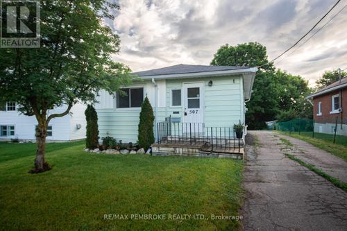 507 Moore St, Renfrew, ON, K7V1M2 | Card Image