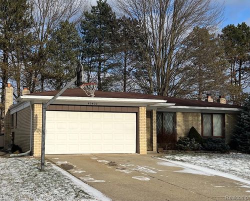 40430 Shakespeare Dr, Sterling Heights, MI, 48313-4153 | Card Image