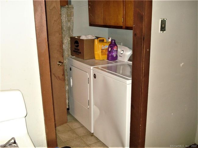 7091 Main St, House other with 4 bedrooms, 1 bathrooms and null parking in Trumbull CT | Image 6