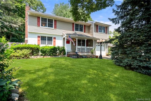 304 Concord Street, Huntington, NY, 11746 | Card Image