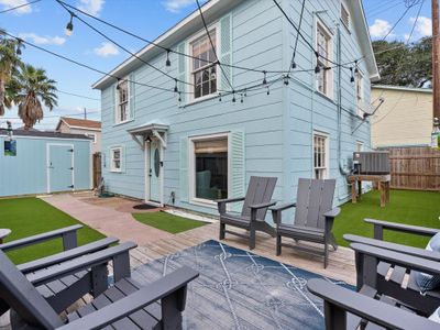 1408 26th Rear Street, House other with 3 bedrooms, 2 bathrooms and null parking in Galveston TX | Image 2