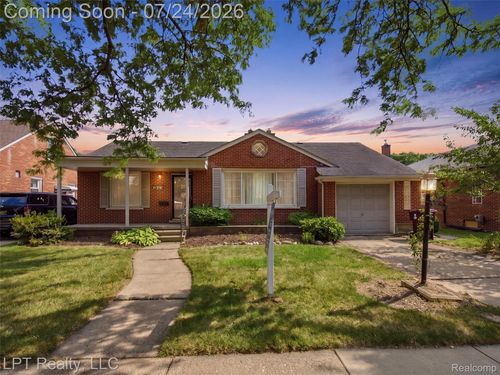 8134 Sunburst, Center Line, MI, 48015-1553 | Card Image