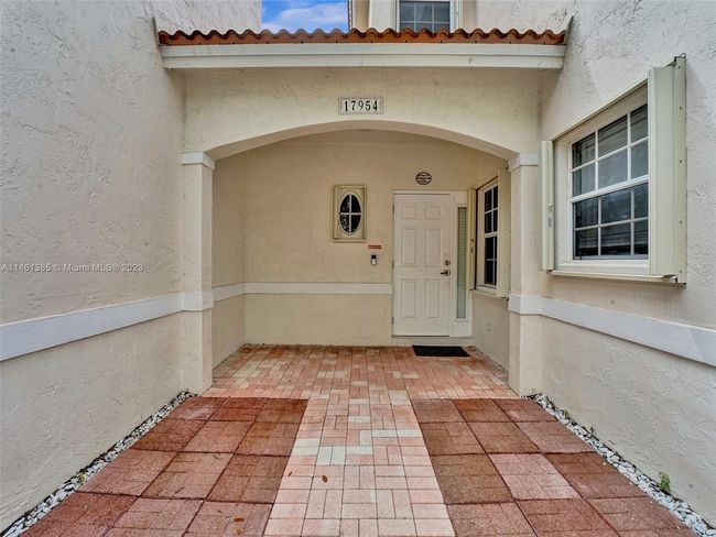 17954 - 17954 Sw 10th Ct, House other with 3 bedrooms, 2 bathrooms and null parking in Pembroke Pines FL | Image 3