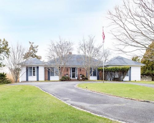 69 Oneck Rd, Westhampton Beach, NY, 11978-2208 | Card Image