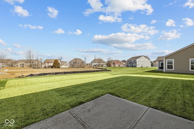 view of yard featuring a residential view | Image 27