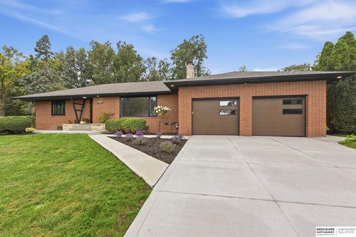 320 N 93rd St, Omaha, NE, 68114-3918 | Card Image