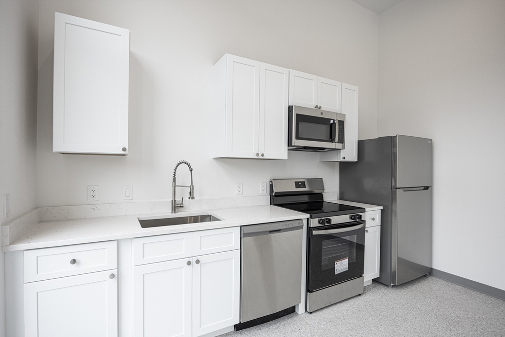 Residential Lease in Lowell 4